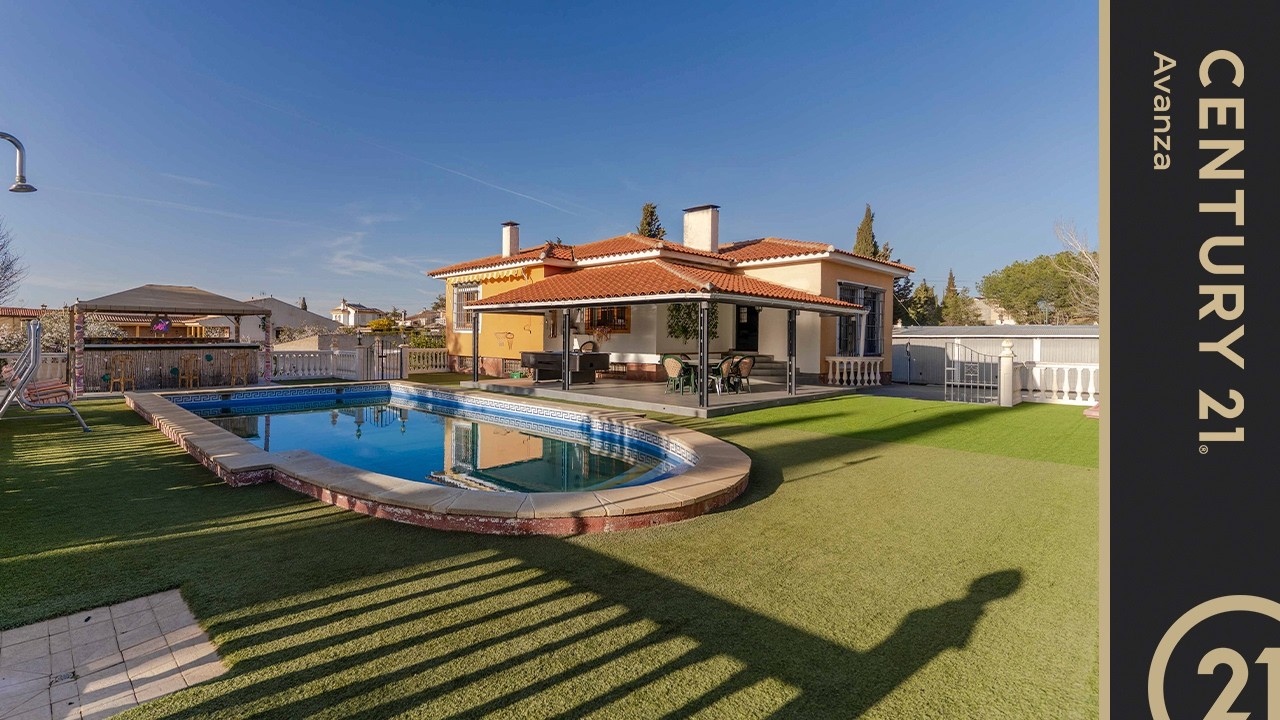 Chalet en venta en Otura - Century 21 Avanza Granada