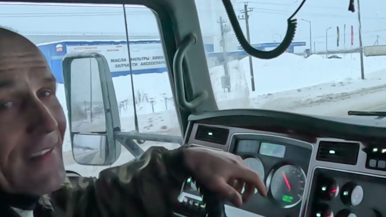 Кенворт  -Т660.   Рейс Сыктывкар - Волжск . Перевозка ЩЕПЫ на крыше