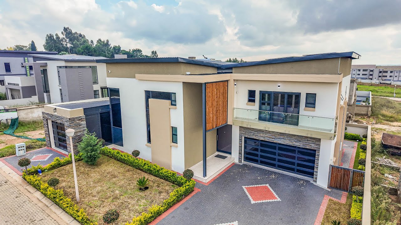 4 Bedroom For Sale - Blue Hills