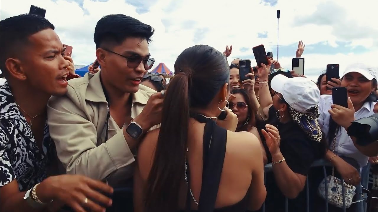 Morissette Lets a Lucky Fan Put On Her Earrings