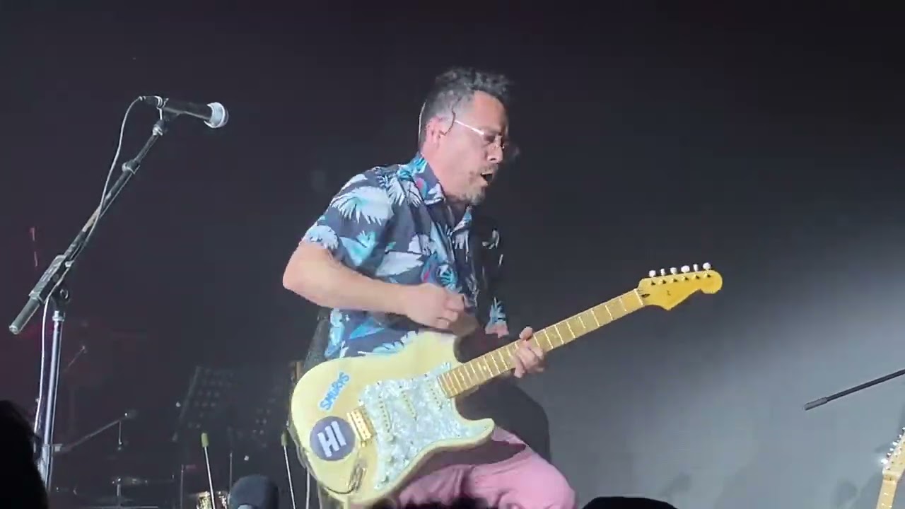 HI (Hermanos Ilabaca) - Rojito veo el mundo live 30-09-2023 teatro Italia