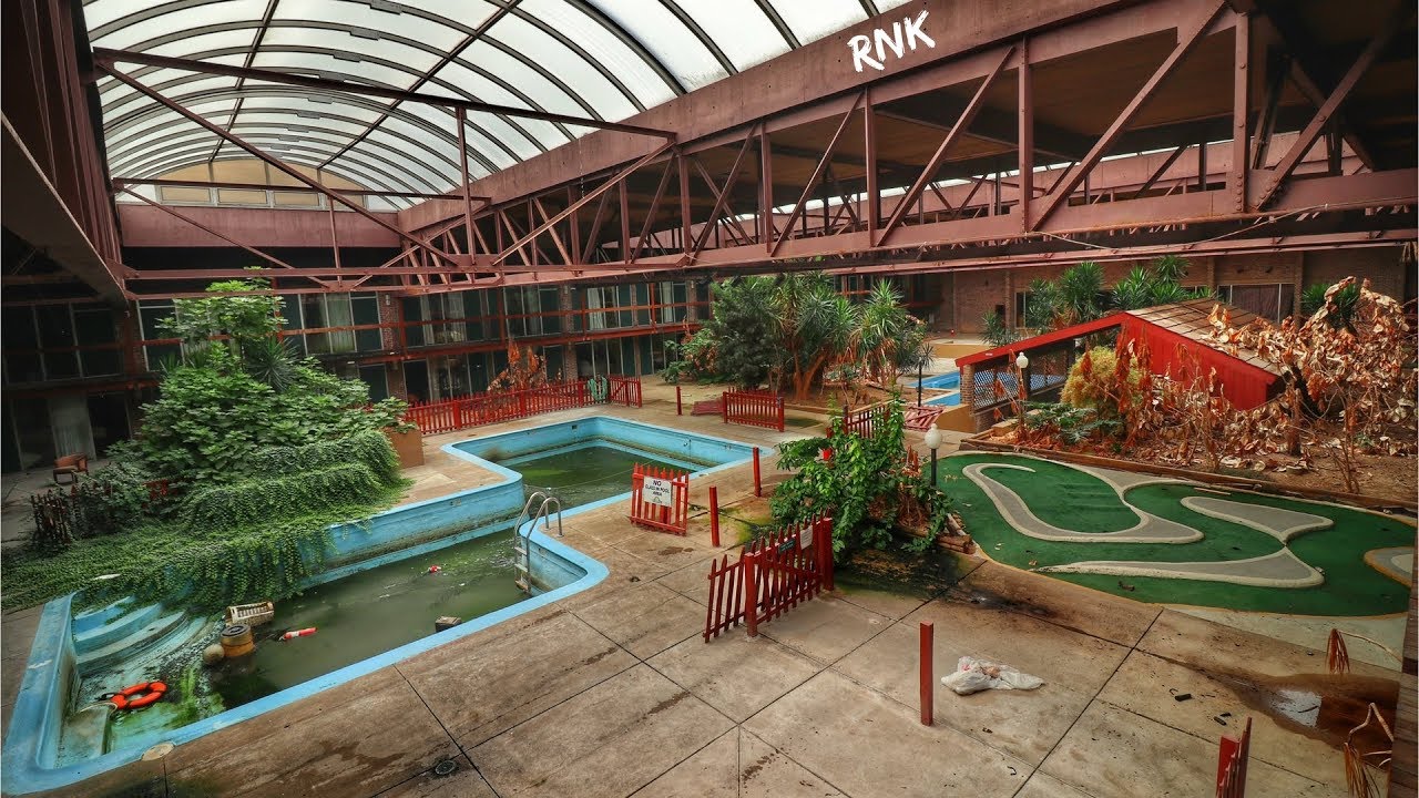 ABANDONED 80'S RETRO DAYS INN *LEFT TO DECAY*