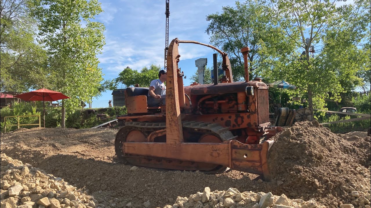 Allis-Chalmers K Dozing Gravel in the Pit - Straight Stack Music!  Hastings, MN 2023