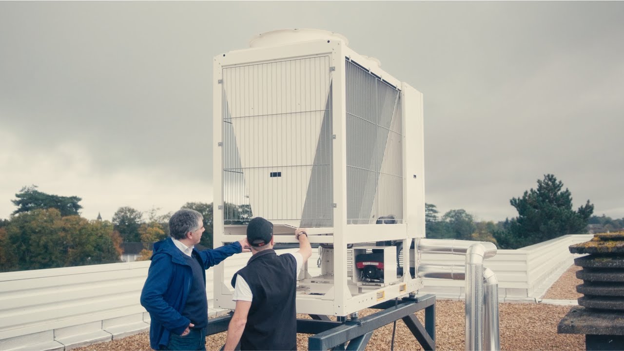 ELCO Commercial Hybrid | Heat Pump AEROTOP® + Gas Boiler TRIGON® L PLUS | Case Study | France | EN