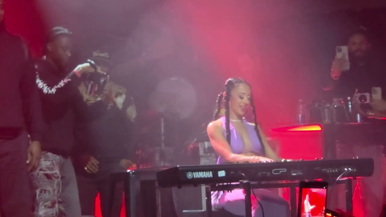 SKILLIBENG LIVE FT FAITH DAVIS ( Acoustic verison) Crocodile teeth Toronto local pianist 2025 