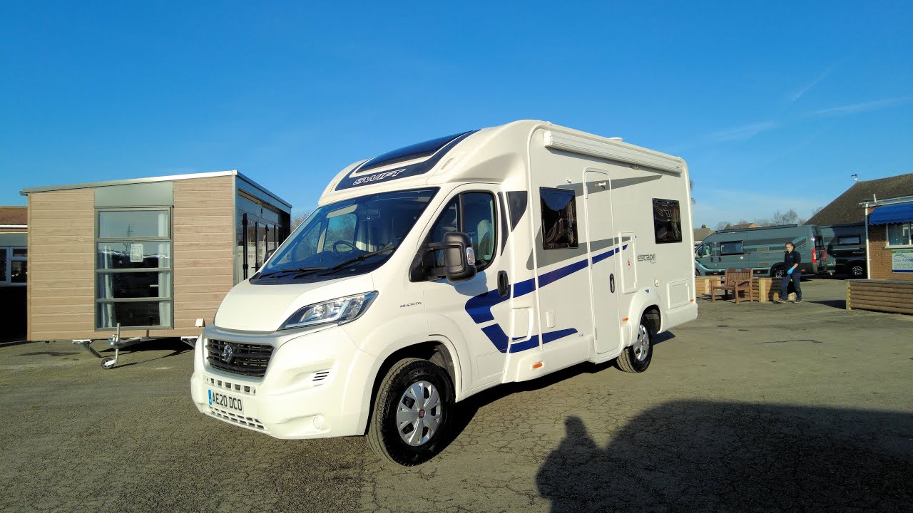 SWIFT ESCAPE 664