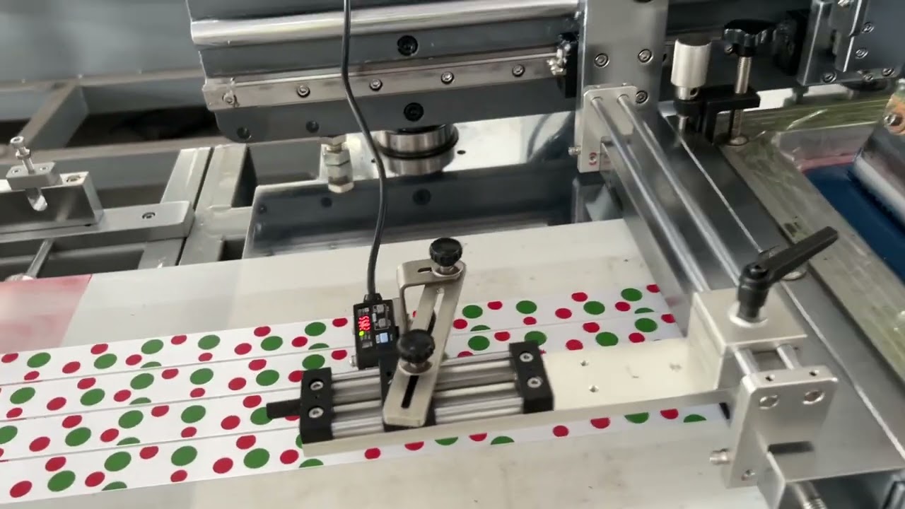 Easy Color-Registration 3 Colors Satin Ribbon Label Silk Screen Printing Machine for Webbing Belt 