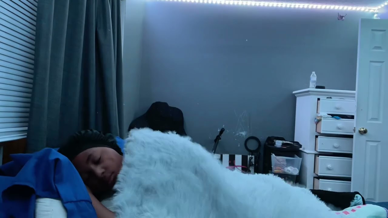 trying to sleep time lapse fail🛏 💤￼