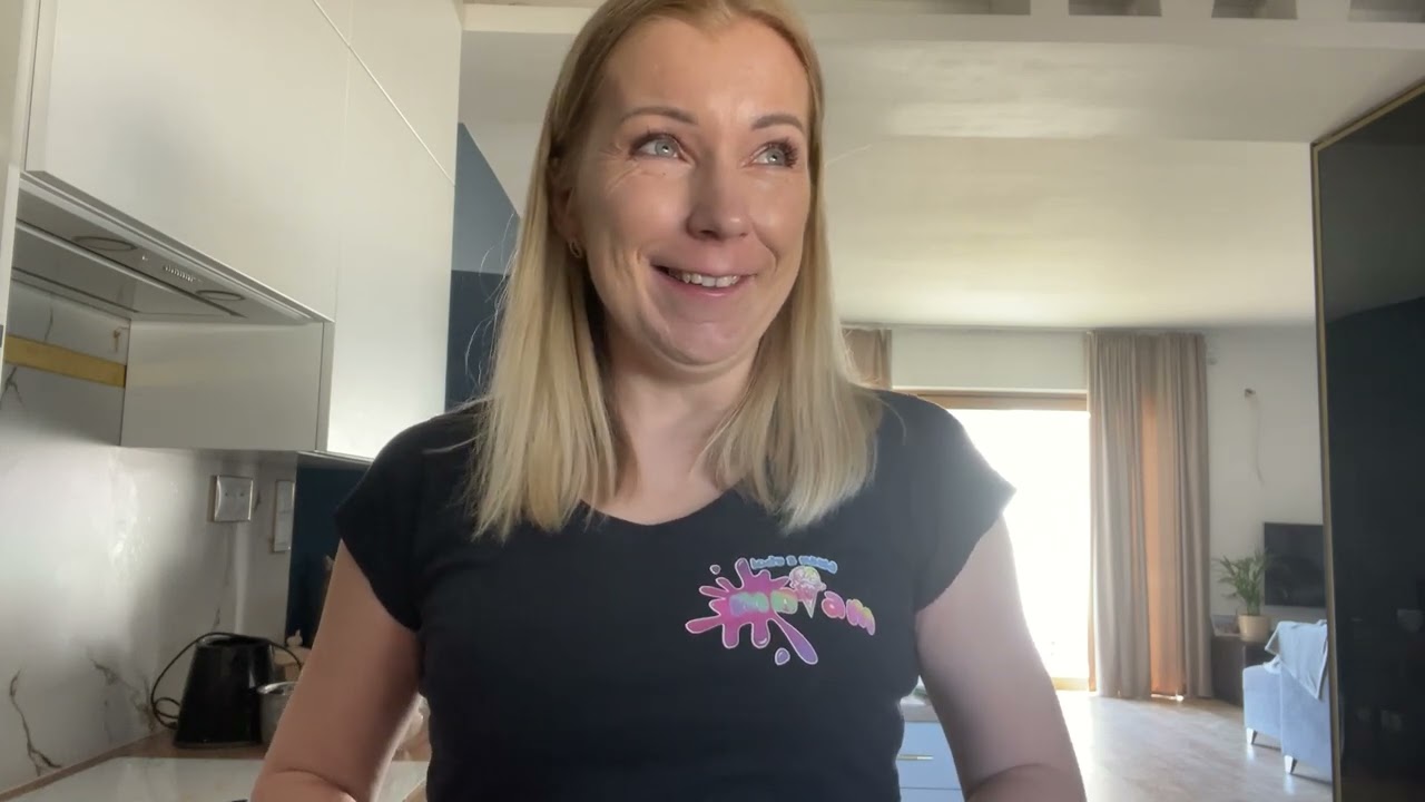 VLOG Z LODZIARNI OWSIANKA OWOCAŚNA SAŁATKA Z TRUSKAWKAMI CHOWAMY ZIMĘ Z SZAFY