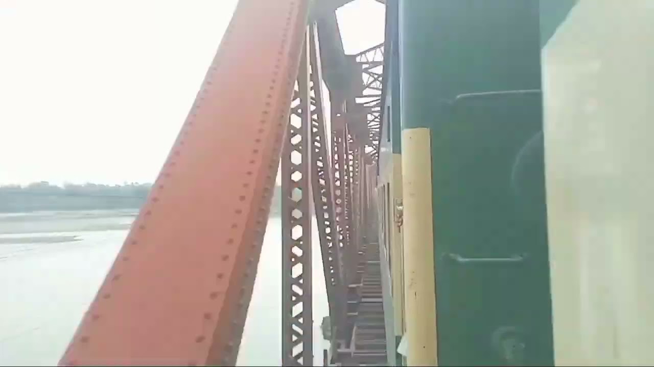 08DN Tezgam Express Passing Alexendra Bridge River Chinab Bridge |Train Journey| Pakrail branch line