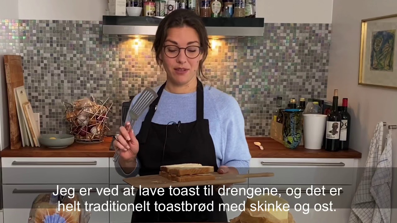 Spidskålstoast med skinke og ost