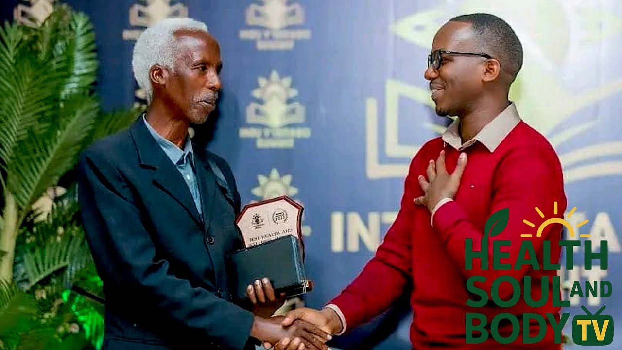 UKO BYARI BYIFASHE NZUNGU AJYA KUBWIRIZA MUNZU Y'IBITABO SUMMIT BY DASHIM