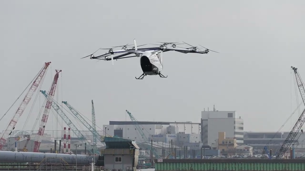 SkyDrive SD-05 のデモフライト 東京ビッグサイト東棟屋外臨時駐車場
