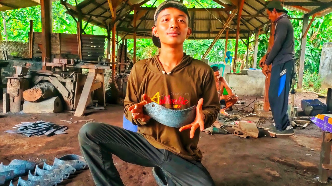 ASMR Rotary Knife Making in a Remote Sumatra Forge | Authentic Ancestral Technique and Teamwork
