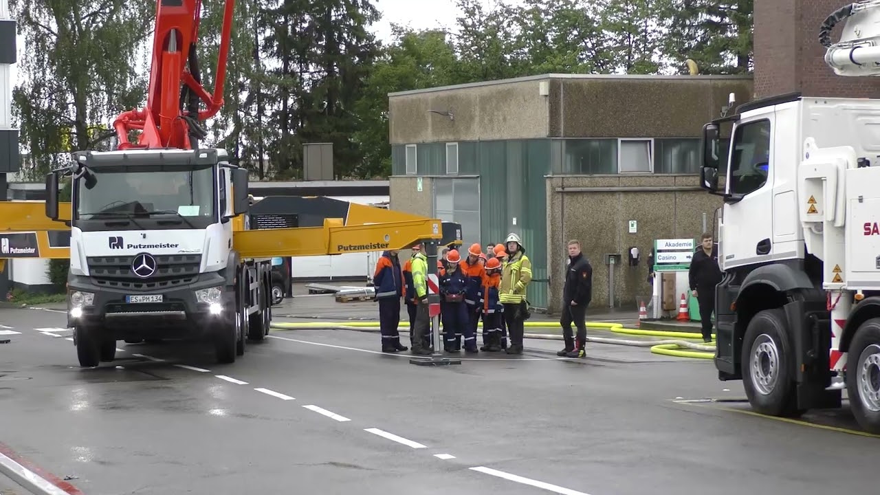 Putzmeister: Übung der Jugendfeuerwehr Aichtal bei Putzmeister
