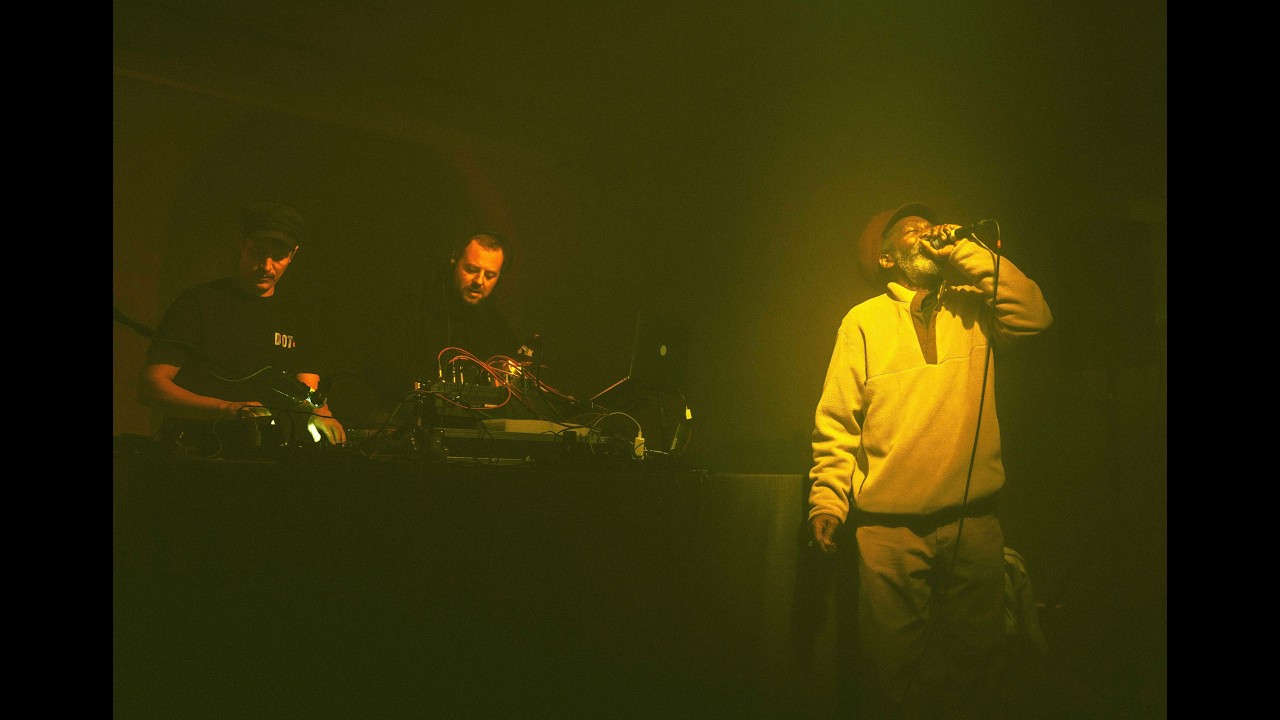 Dialog feat. Benji - Better Way (Live at Les Vivres de l'Art - Bordeaux France)