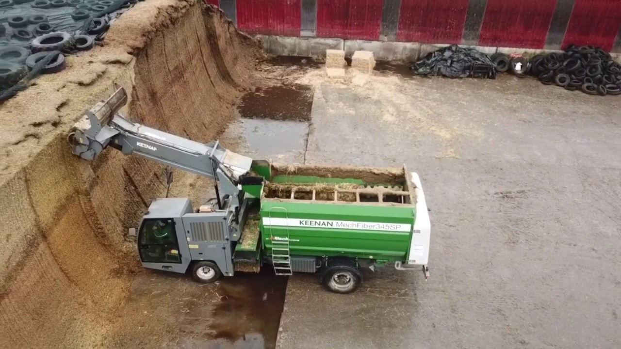 KEENAN MechFiber345SP on a farm in Limerick, Ireland with 460 dairy cows