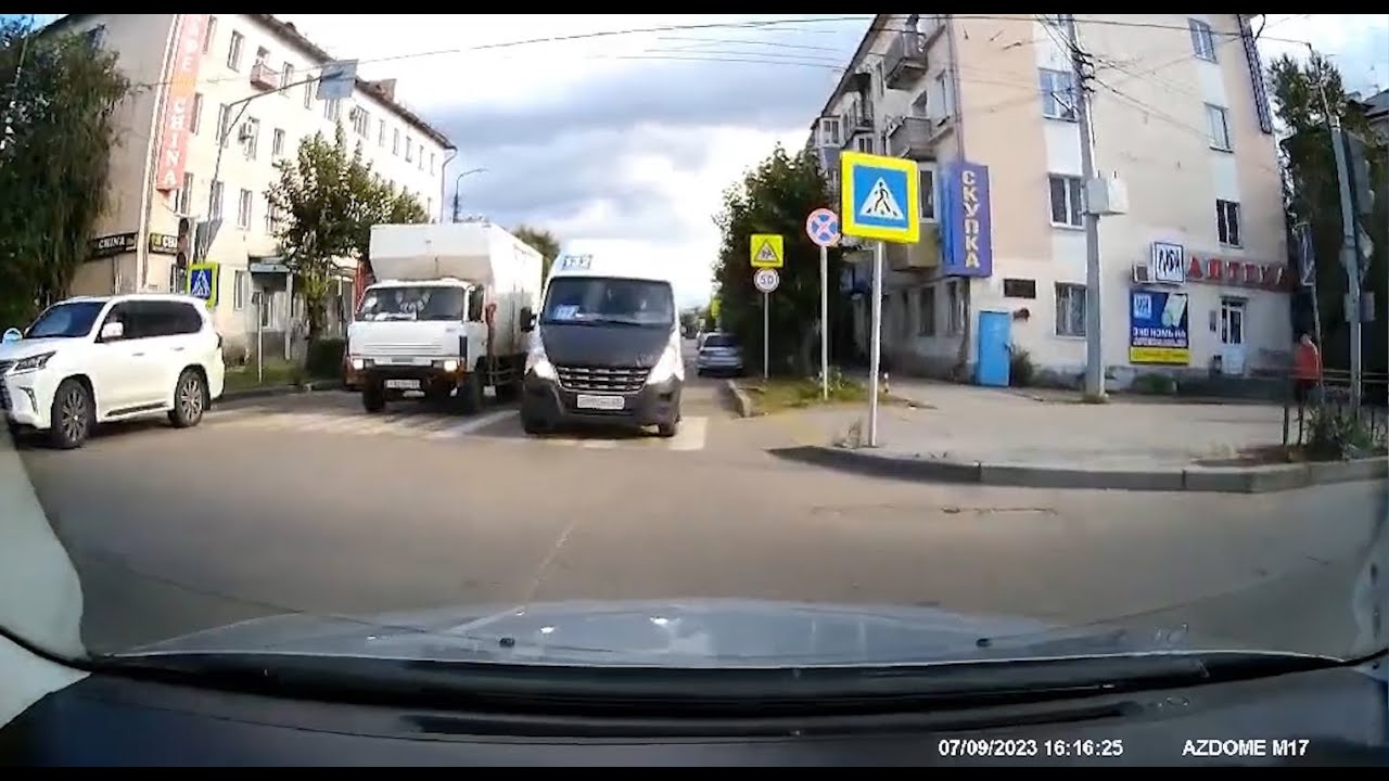 Автохамы в Улан-Удэ: Подрезают, не замечают разметку, гоняют или тормозят