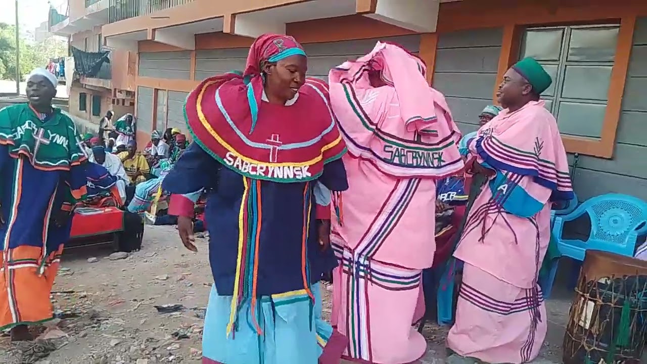 OFFICE YA AKINA MAMA IKIONGOZWA NA MAMA REGION MEBO AKA MADIVIDI GIVING OUT THEIR SPEECH 🙏🙏🙏