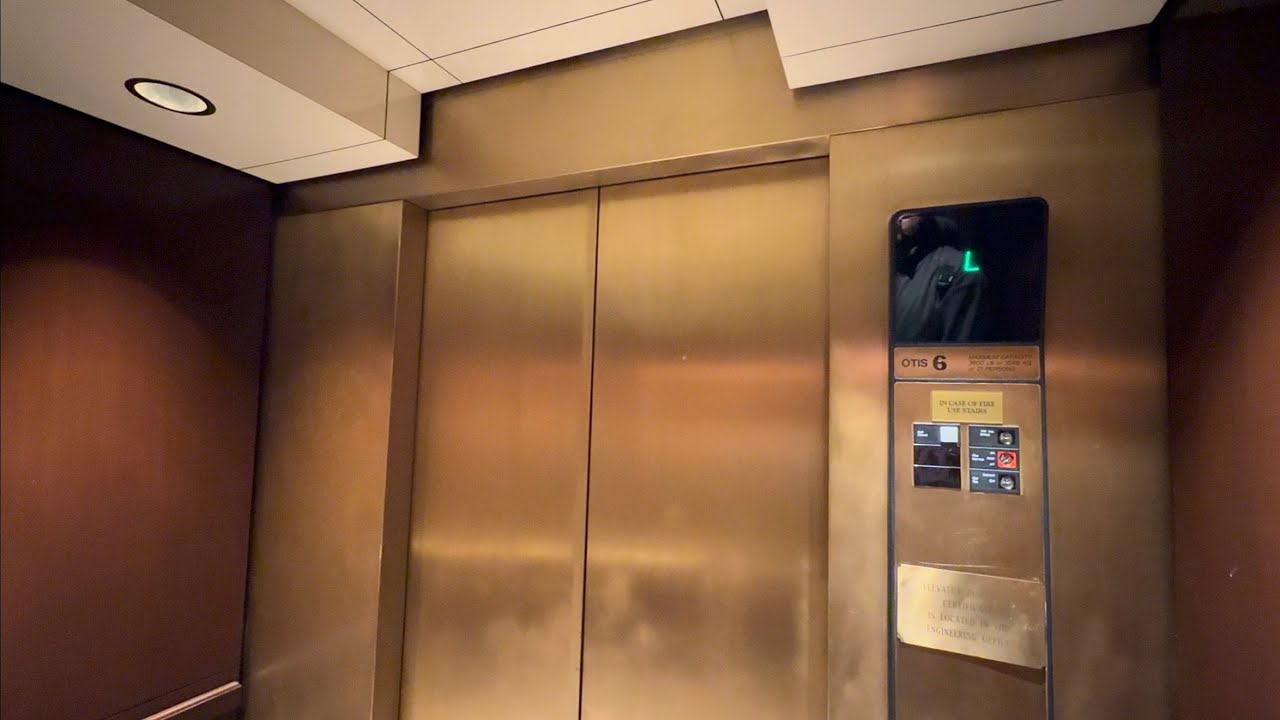 1995 OTIS Hydraulic Elevator @ The Hotel Roanoke & Conference Center, Roanoke VA, USA.