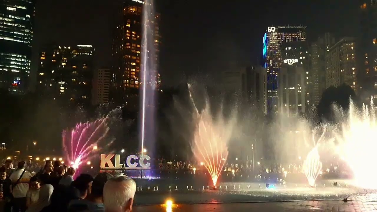 KLCC Lake Symphony Light and Sound Water Fountain show🎶💦#Malaysia2025 #kualalumpur 