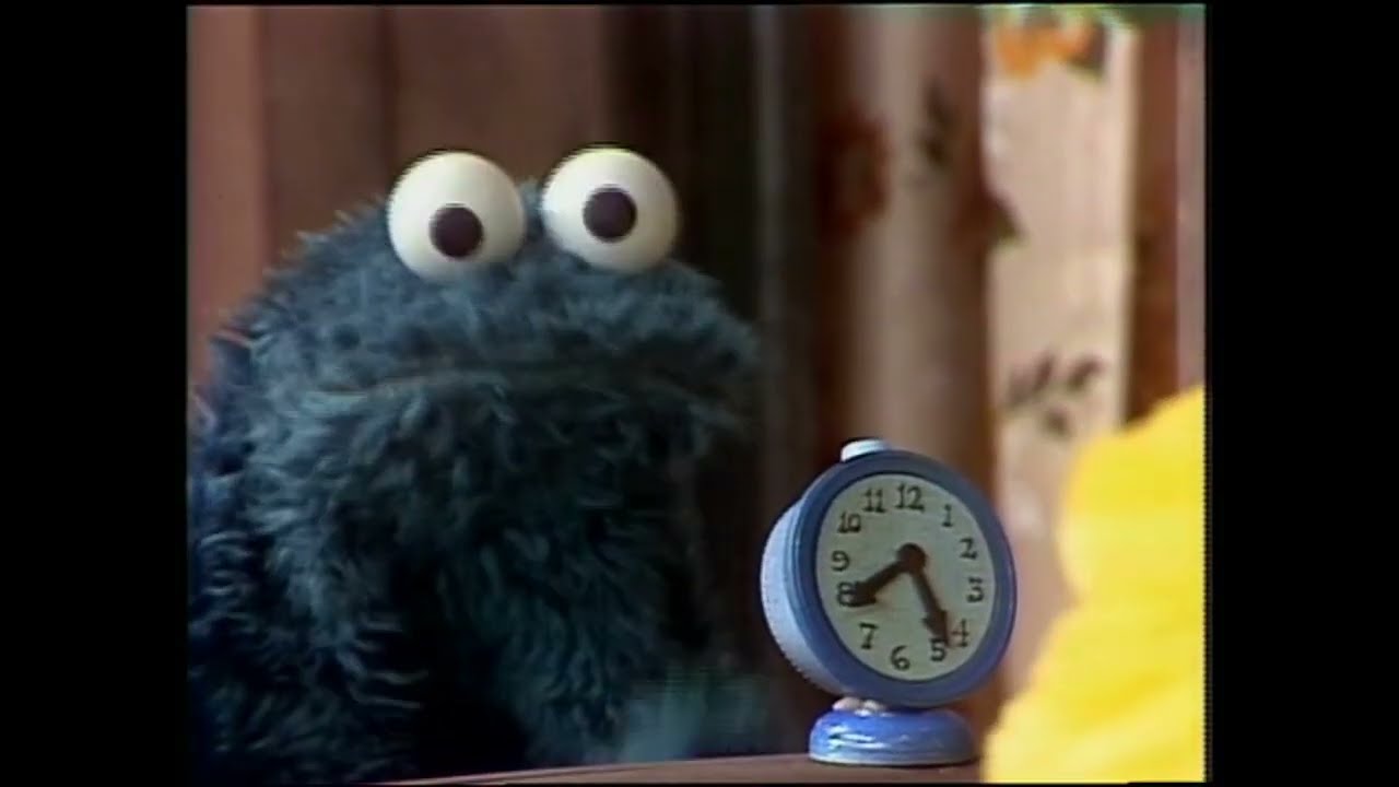 0897 - Cookie Monster Eats Big Bird's Alarm Clock 