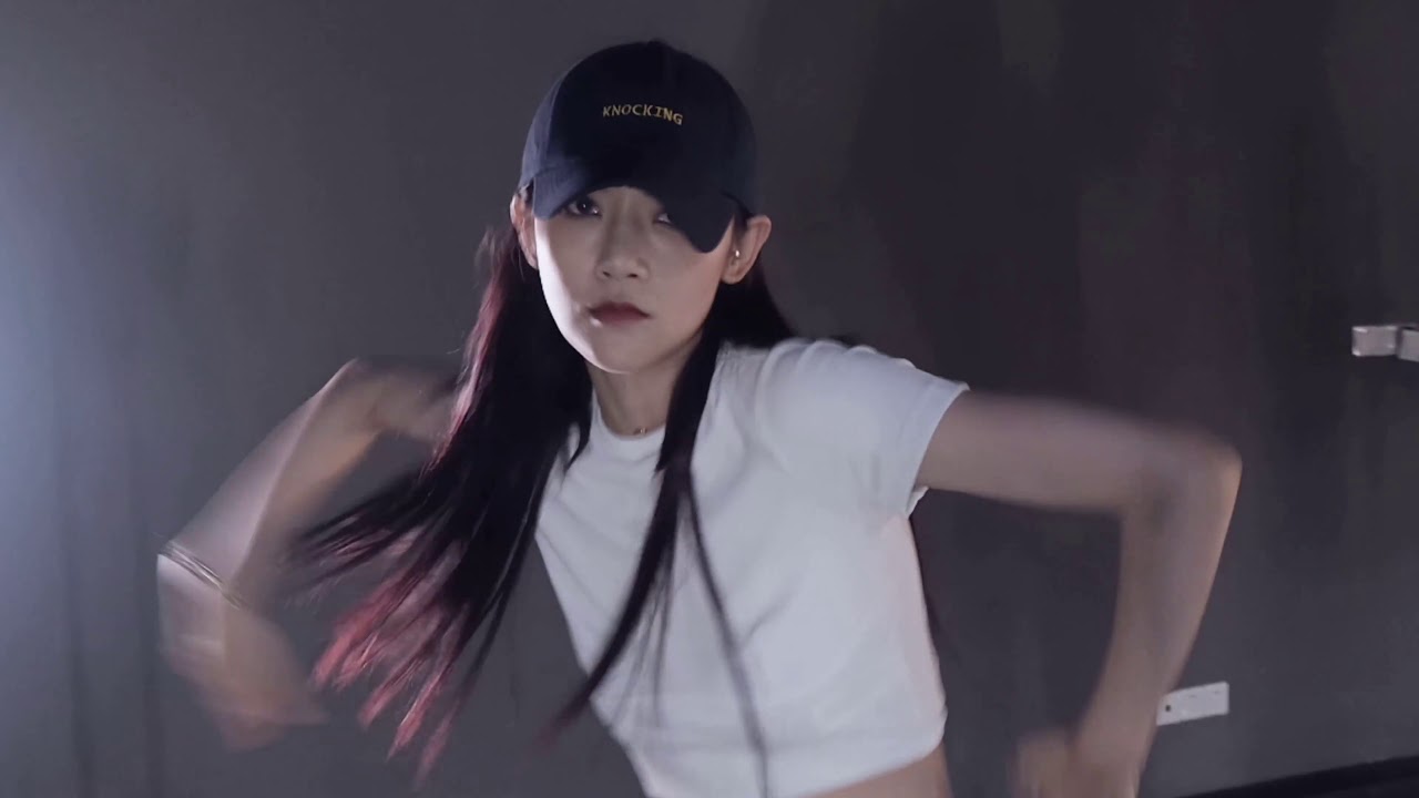 曾可妮 Jenny Zeng Keni Dance Cover of More By KDA | 210214