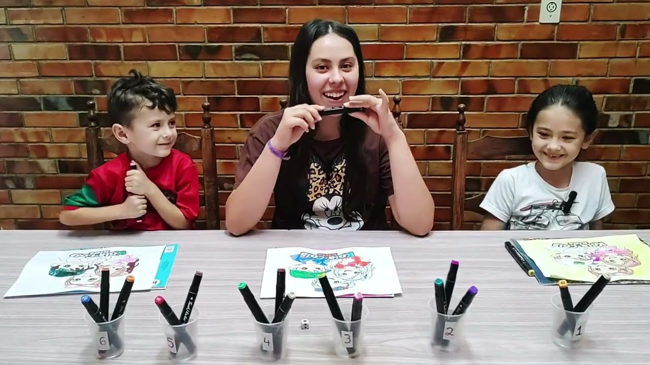 COLORINDO COM O DADO! 🎲 Desafio das Cores Malucas | Kola - Cola Kids