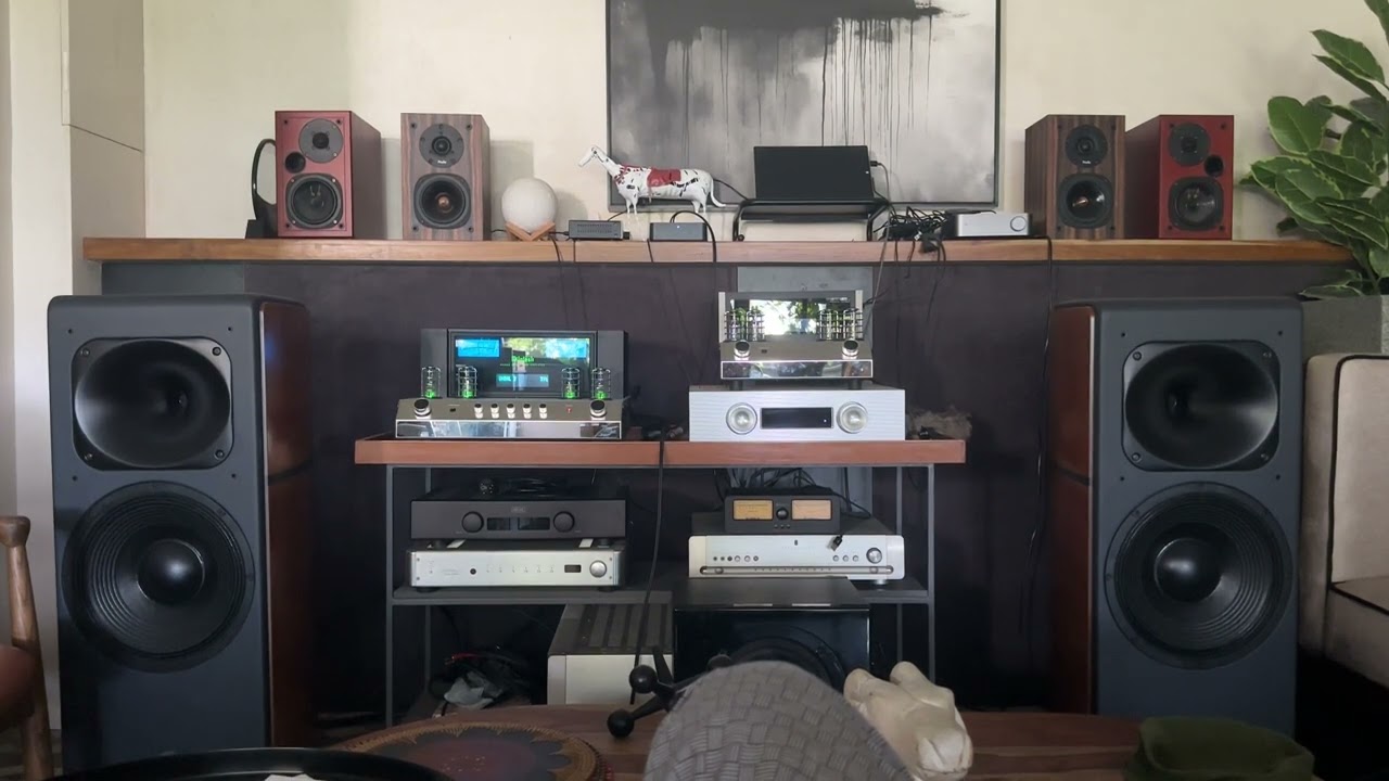 Unison Research Max1 + Kreisel dxd808 (sub) + McIntosh MA352