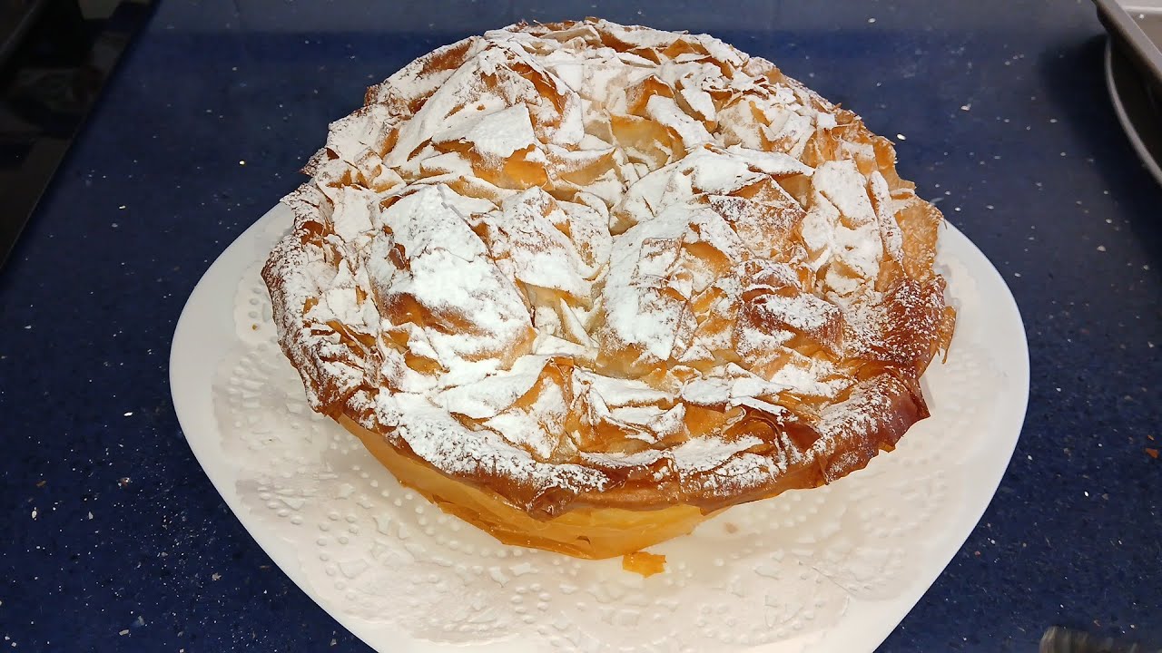 Tarta flor con masa filo y crema pastelera
