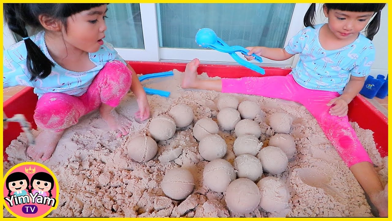 หนูยิ้มหนูแย้ม | เล่นปั้มบอลในบ่อทราย