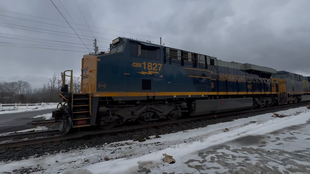 CSX 1827 Leading M810 in Coxsackie NY
