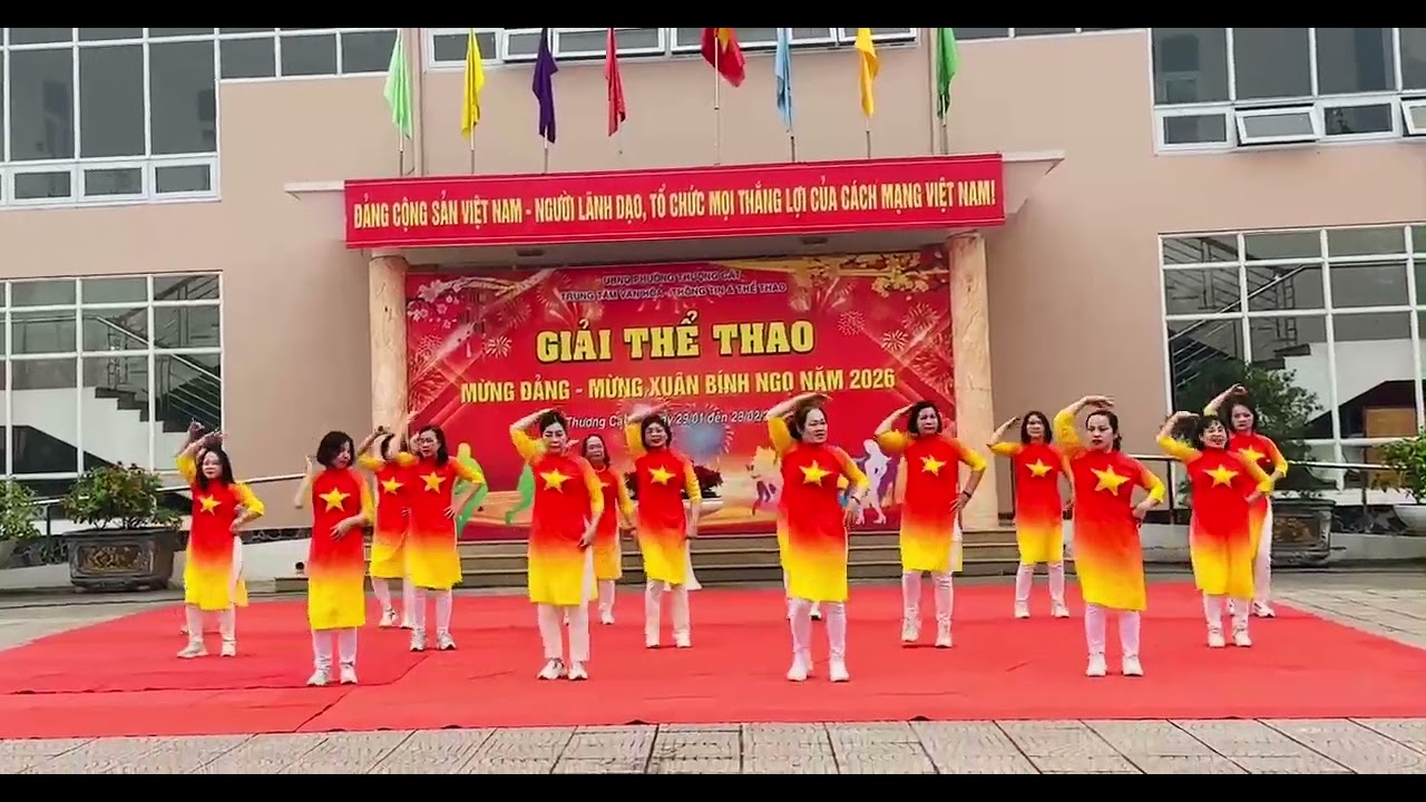 Liên khúc Phố Xuân , Xuân Yêu Thương - CLBDV Tân Phong Phường Thượng Cát.
