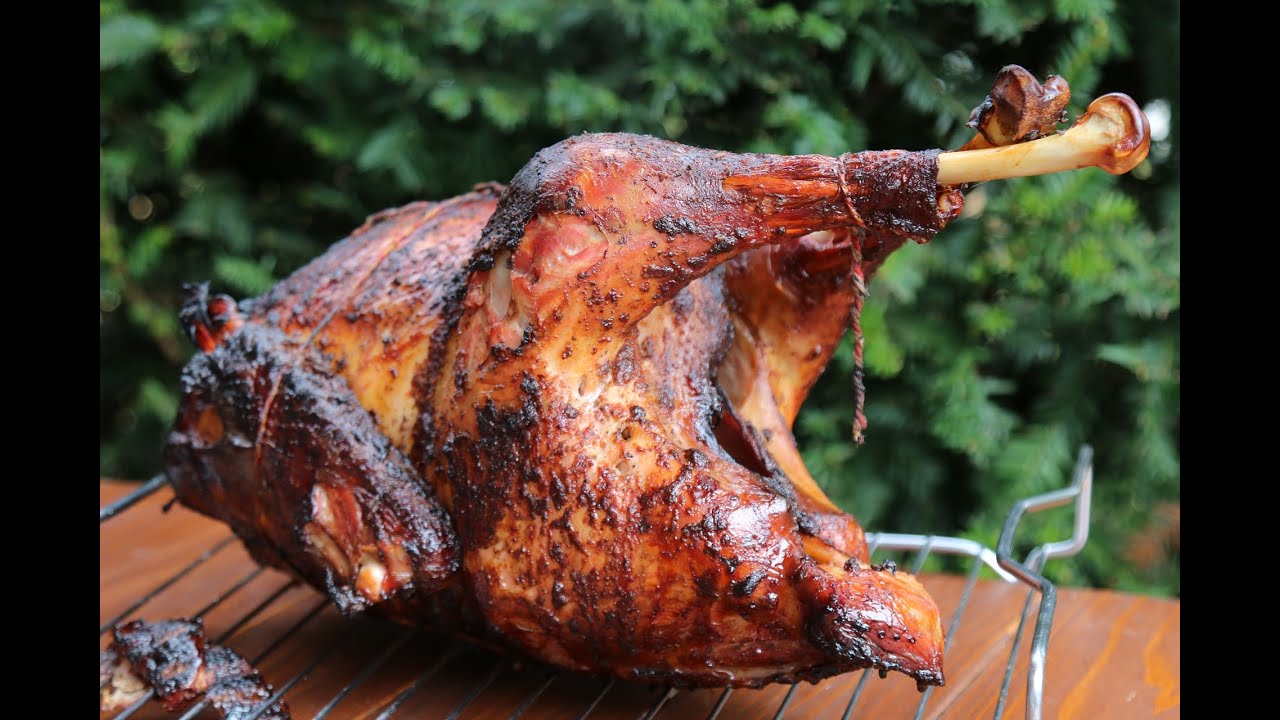 Ganzer Truthahn vom Primo Oval XL Keramikgrill - Whole Thanksgiving Turkey