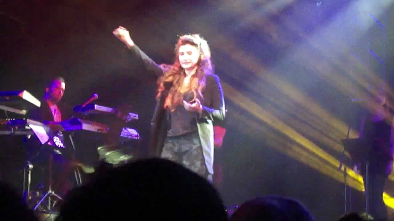 Sıla Trabzon 2013 Konseri Acısa da Öldürmez Canlı