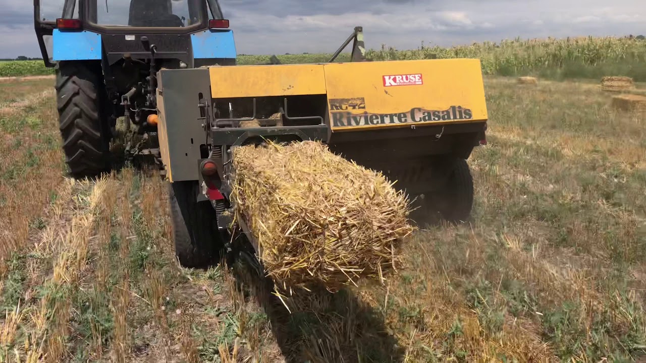 Прессуем солому МТЗ 892 и пресс Rivierre Casalis 42