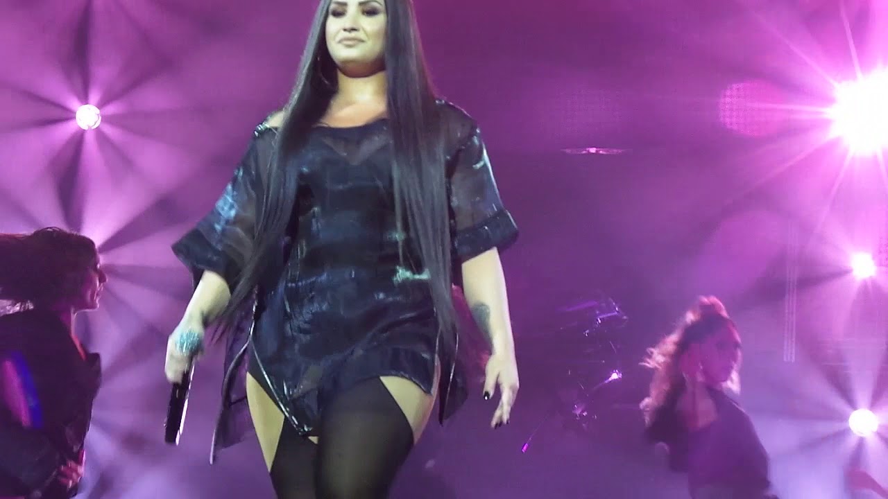 Demi Lovato - Sexy Dirty Love @ AFAS Live, Amsterdam. TMYLM Tour * 18-06-18