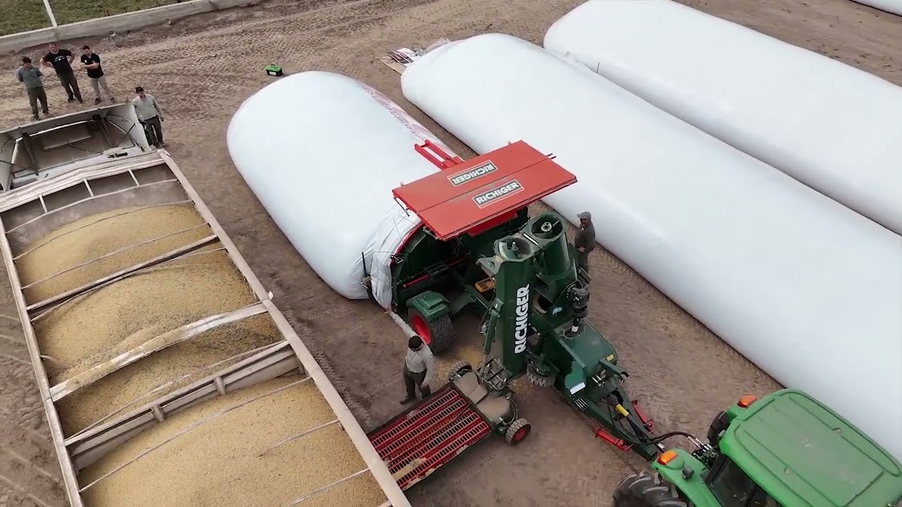 DC 1045  Embolsadora de grano entero con descargador de camiones hidromecánico