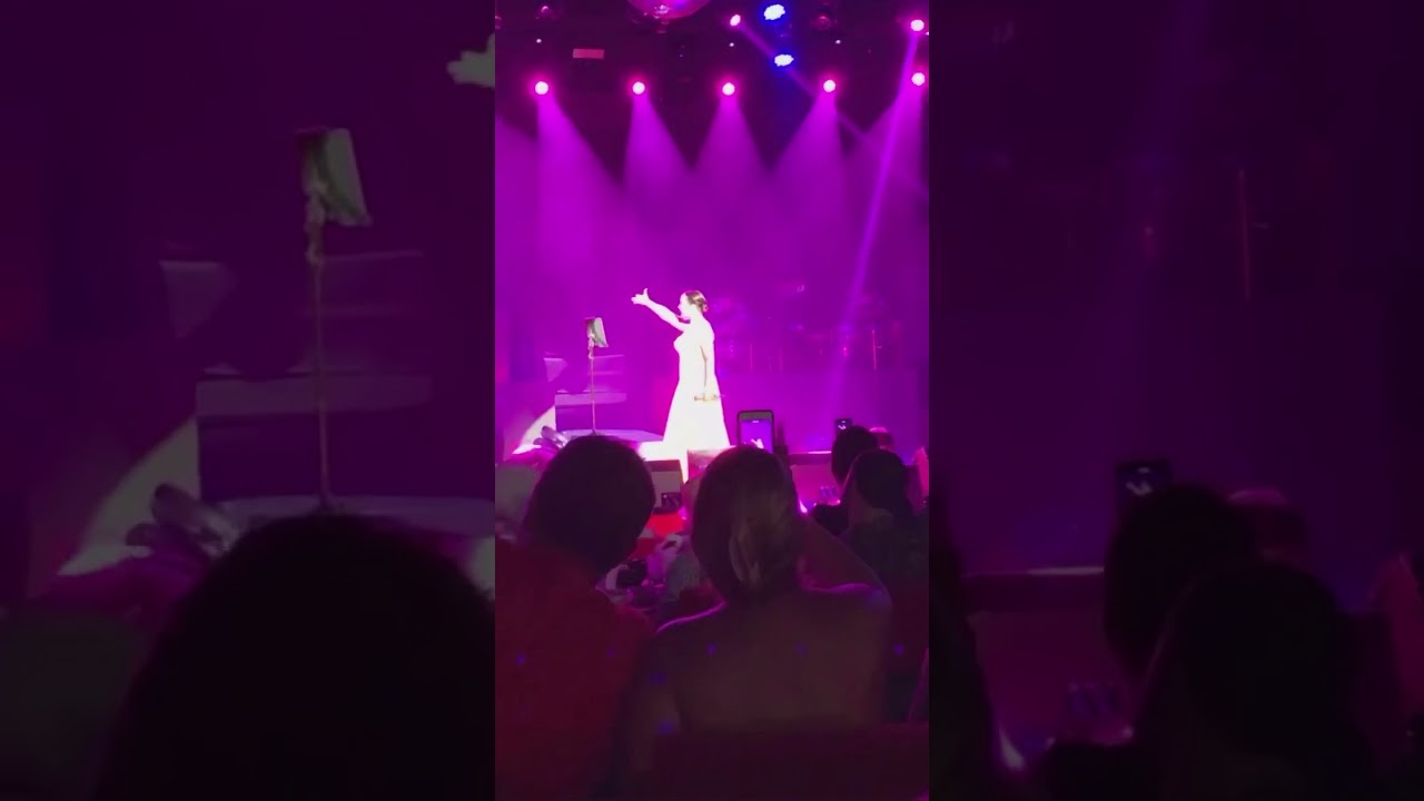 Ebru Gündes - Sarhos Canli Sueno 2019 yaz konseri