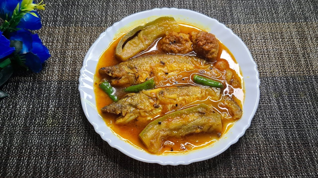 কম মশলা ও তেলে তৈরী বেগুন ও বড়ি দিয়ে পাবদা মাছেরঝোল #pabdamacherrecipe #fishrecipe @tubecooking8891 