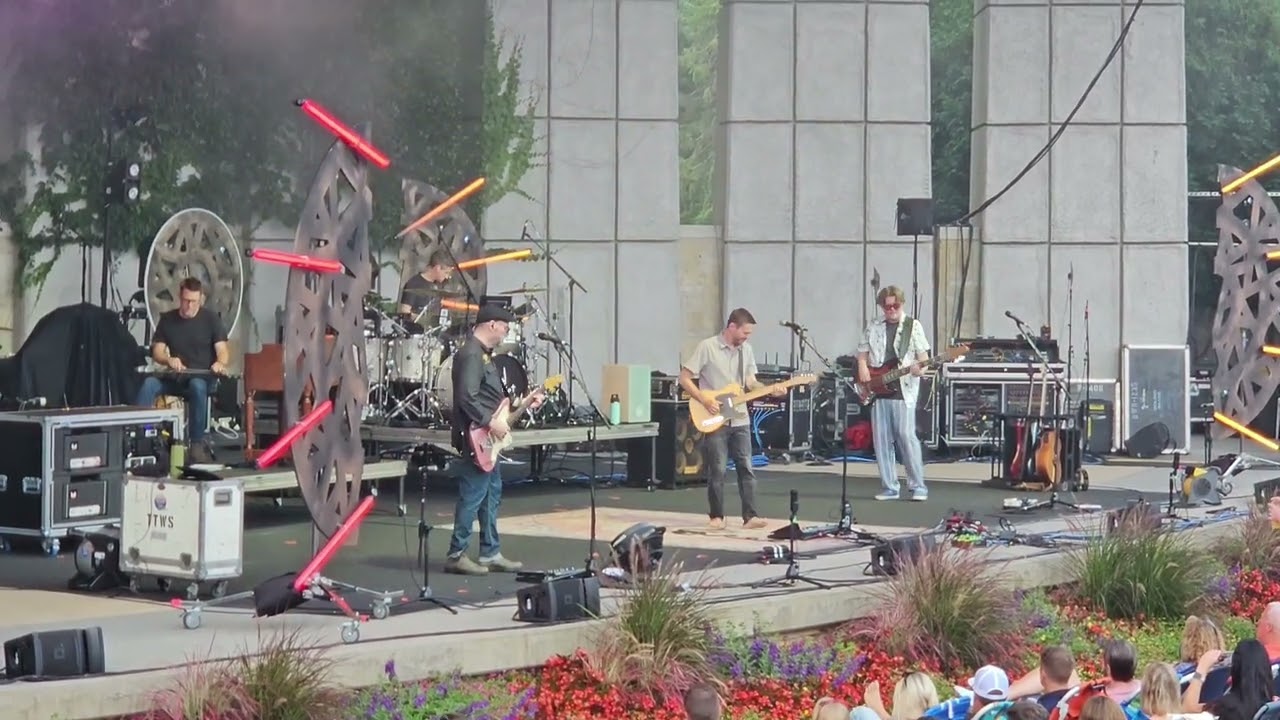 Toad the Wet Sprocket plays 'Windmills' in Grand Rapids, MI Aug 5, 2024.