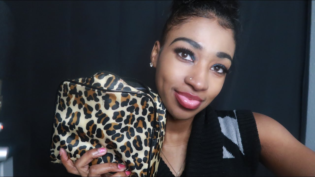 ASMR - Big Sister Does Your Makeup Roleplay (Personal Attention|Gum Chewing)