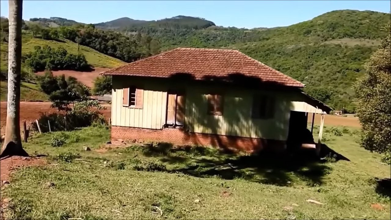 ENCONTRAMOS  UMA CASA MAL ASSOMBRADA NO ALTO DA MONTANHA