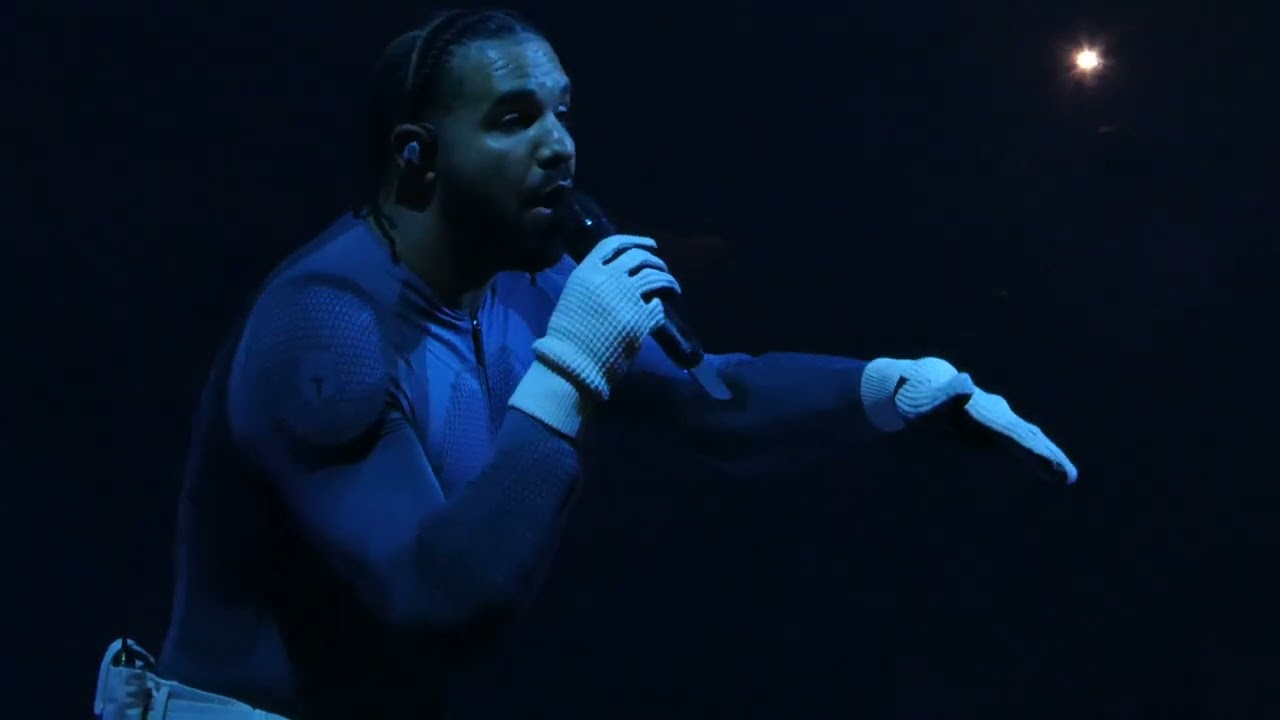Drake - "Marvins Room/Teenage Fever/Feel No Ways/Jungle" (Live in Cleveland)
