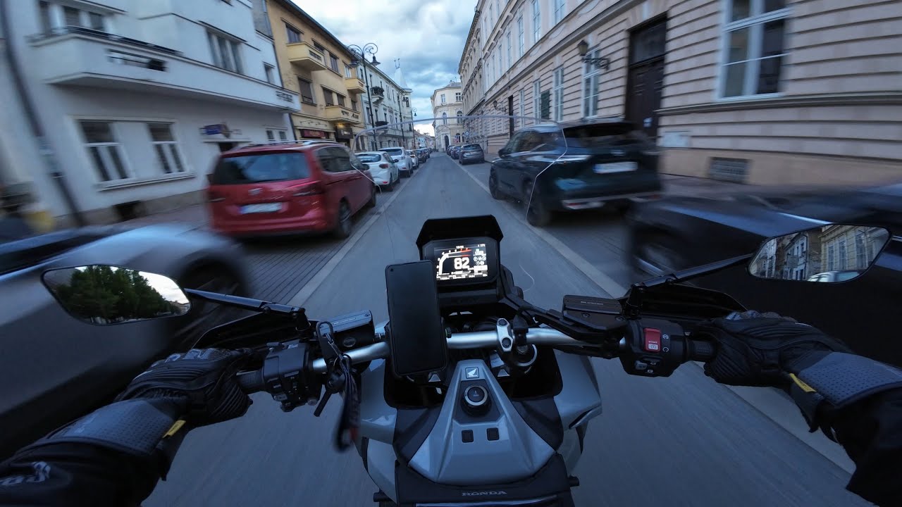 Honda X-ADV 750 short city ride [SC-Project]