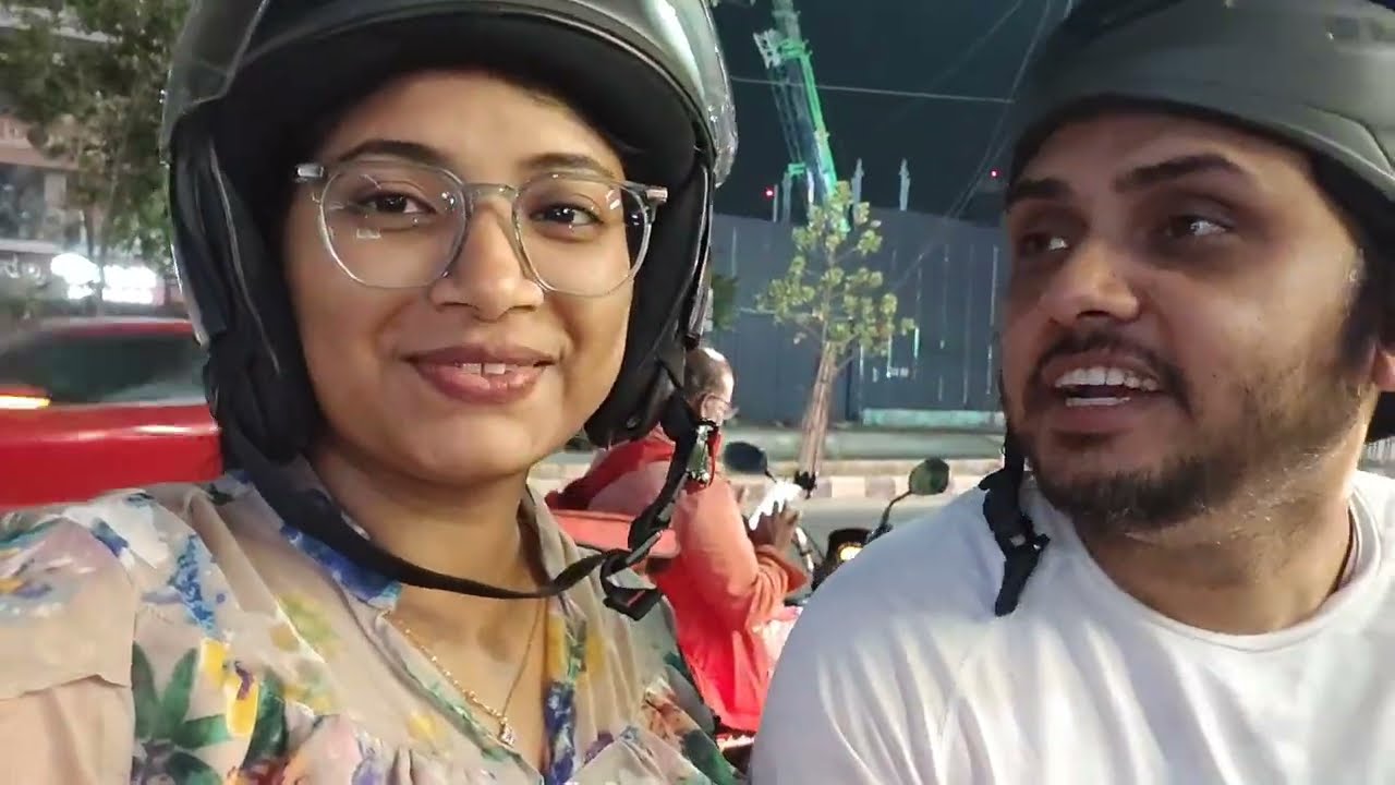 Midnight Tour Around the City | Scooty Ride and Chai-Bun Maska | Unnecessary Shopping from Vishal