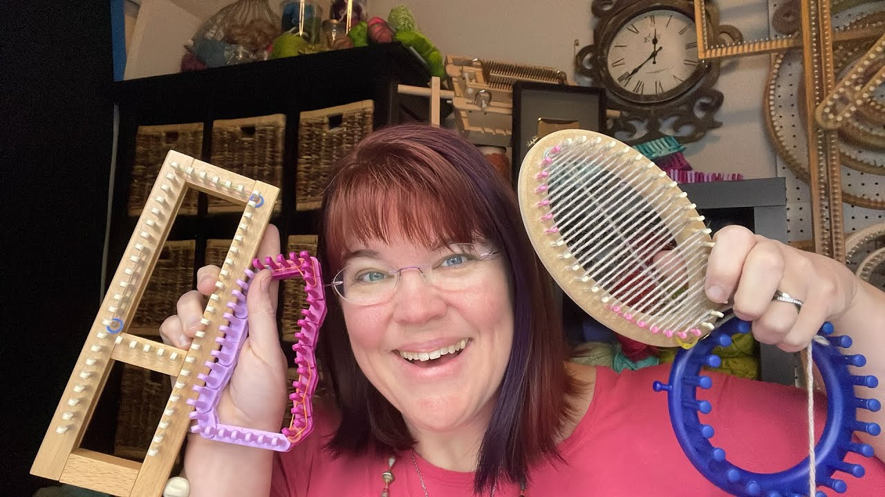 GKK FriYAY Live - Loom Knit Kitchener on different looms