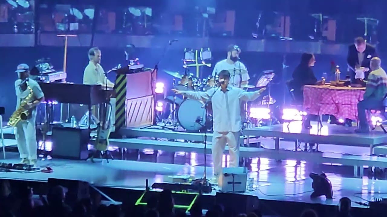 Vampire Weekend - 