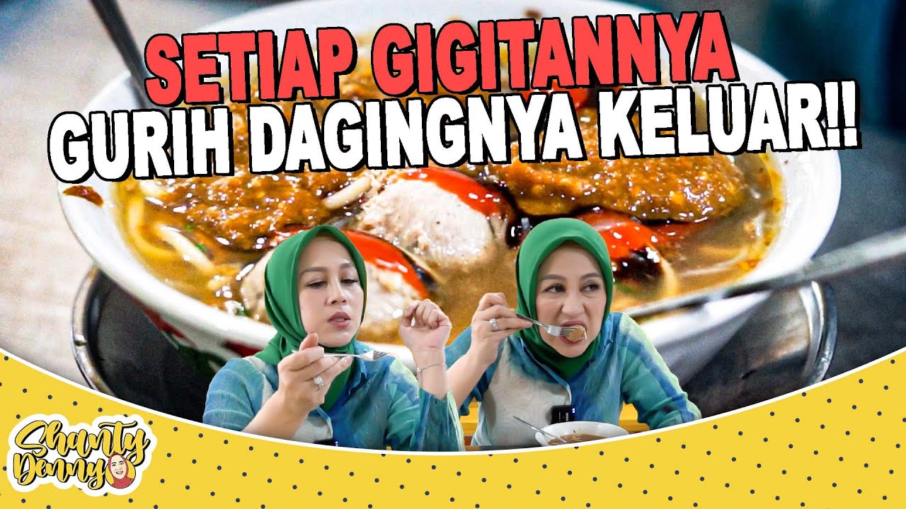 TEKSTUR BASONYA YANG DAGING BANGET!! GURIHNYA BUKAN MAEN!! BAKSO SONI!!