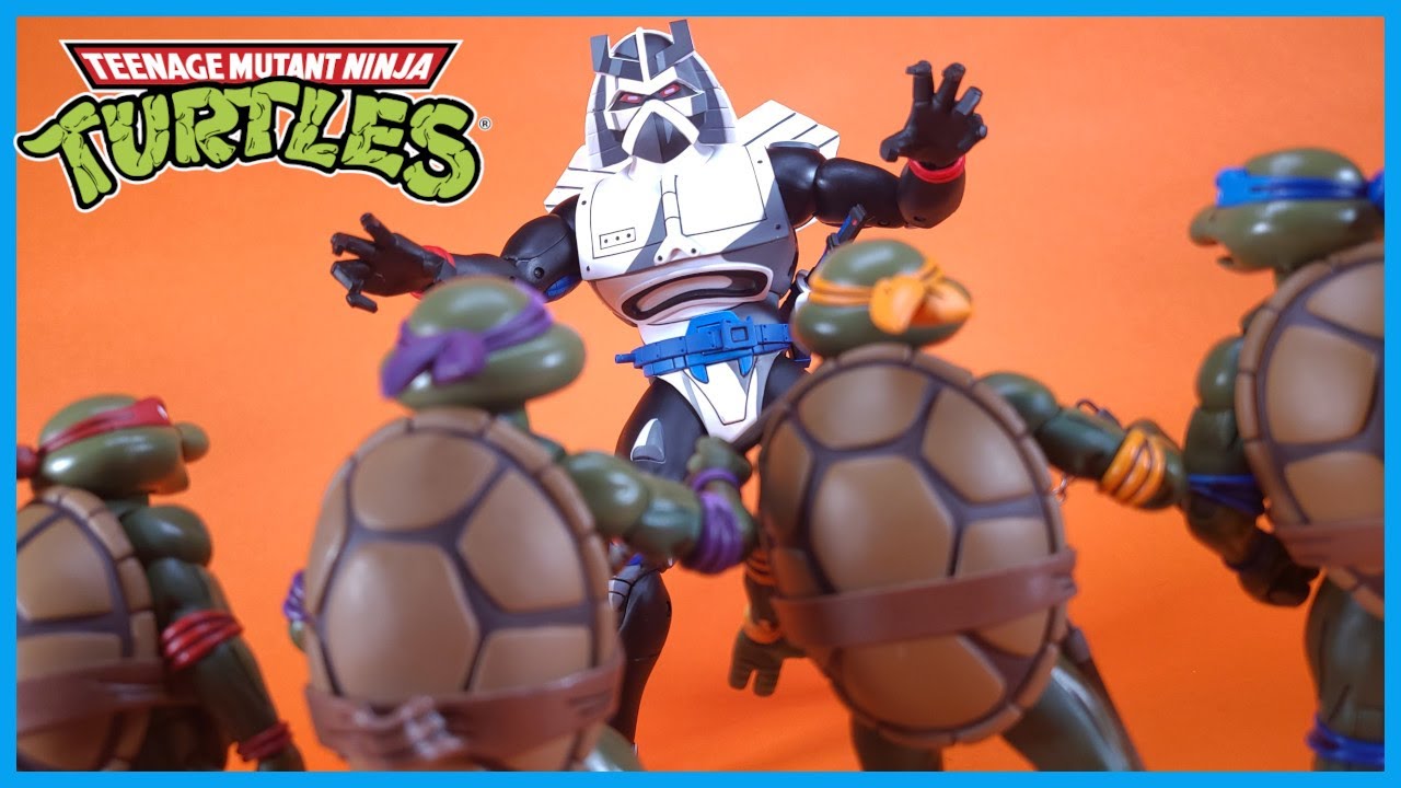 NECA Toys Teenage Mutant Ninja Turtles (TMNT) CARTOON CHROME DOME Action Figure Review